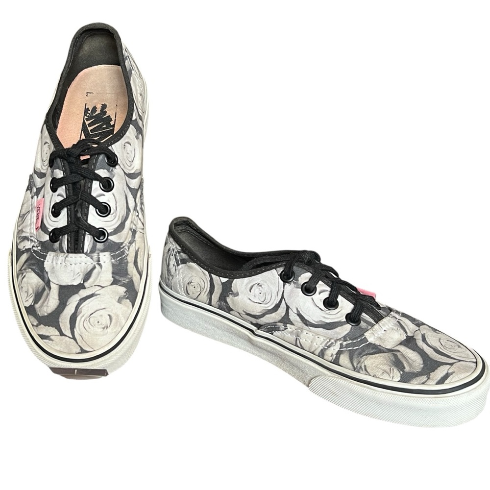 VANS Authentic Digi Roses Lace-Up Shoes. Size 6.5